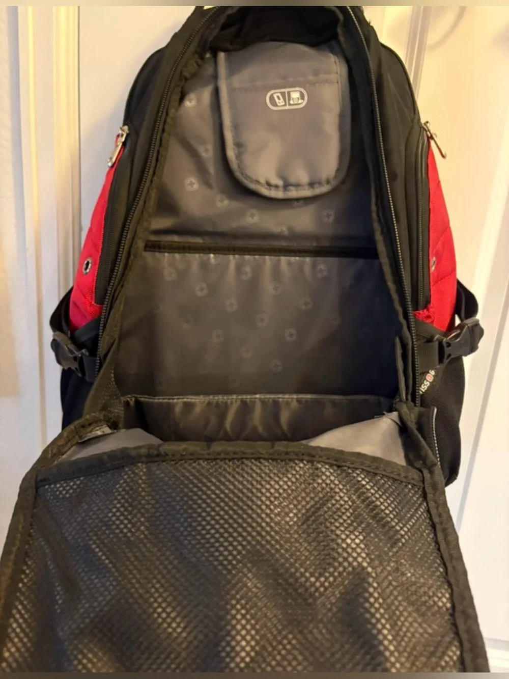SwissGear 1900 ScanSmart 17” Laptop Travel Backpack Red/Black